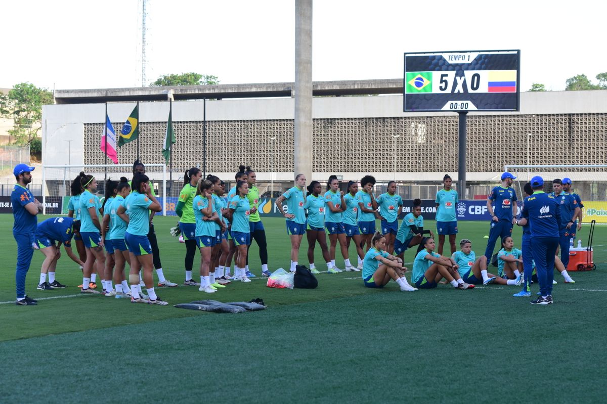 Seleção brasileira de futebol feminino treina no Kleber Andrade por Carlos Alberto Silva