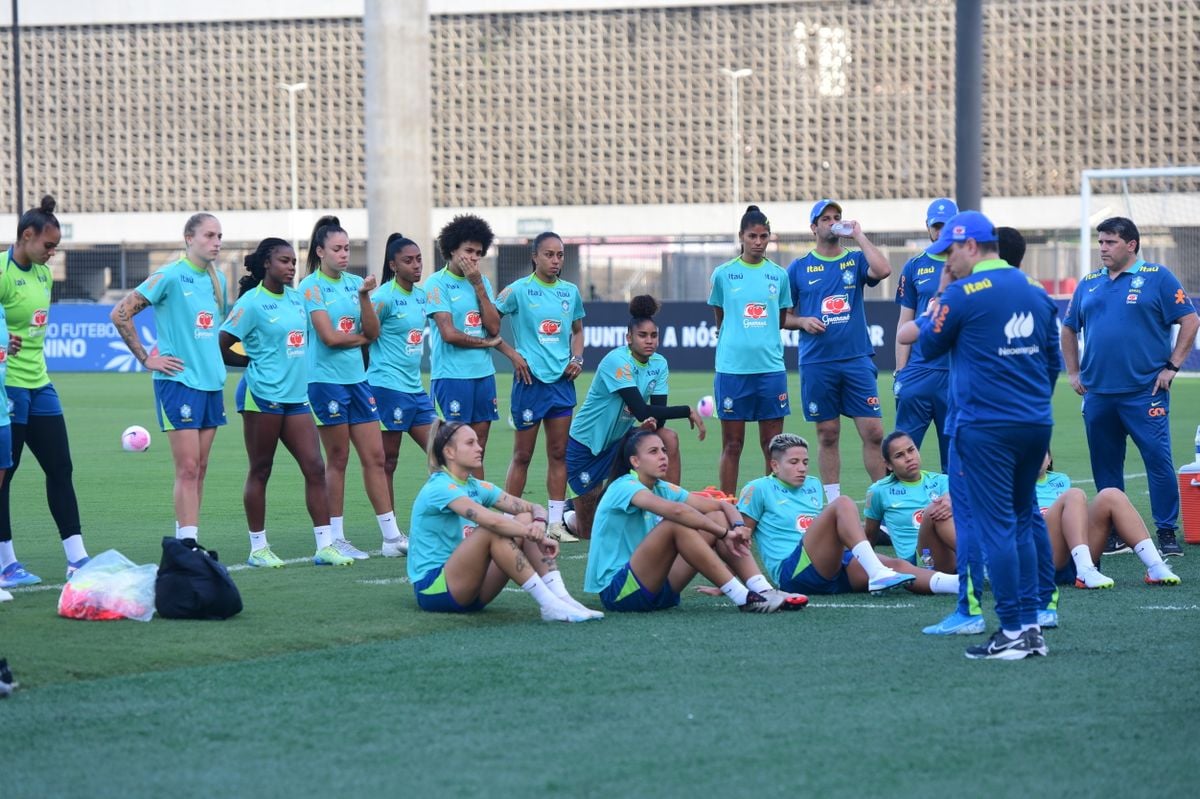 Seleção brasileira de futebol feminino treina no Kleber Andrade por Carlos Alberto Silva