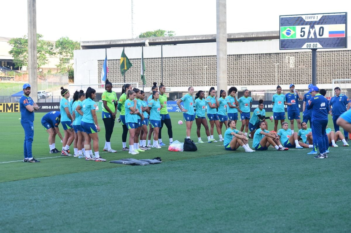 Seleção brasileira de futebol feminino treina no Kleber Andrade por Carlos Alberto Silva