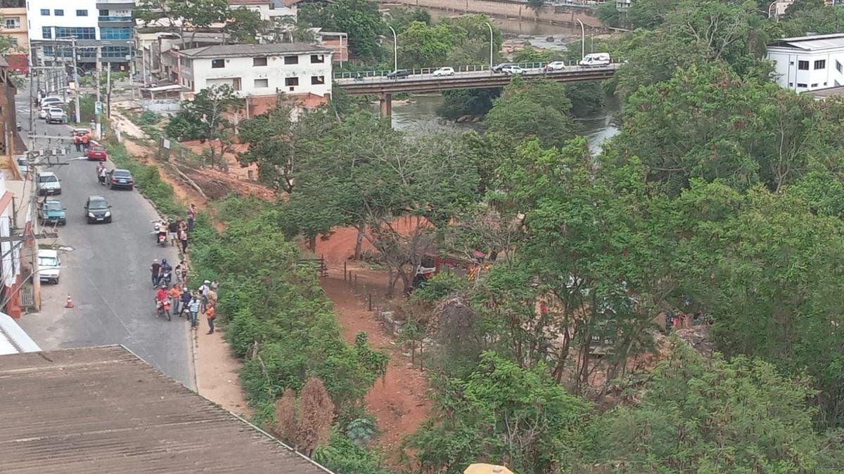 Corpo é encontrado agarrado a galhos no Rio Itapemirim