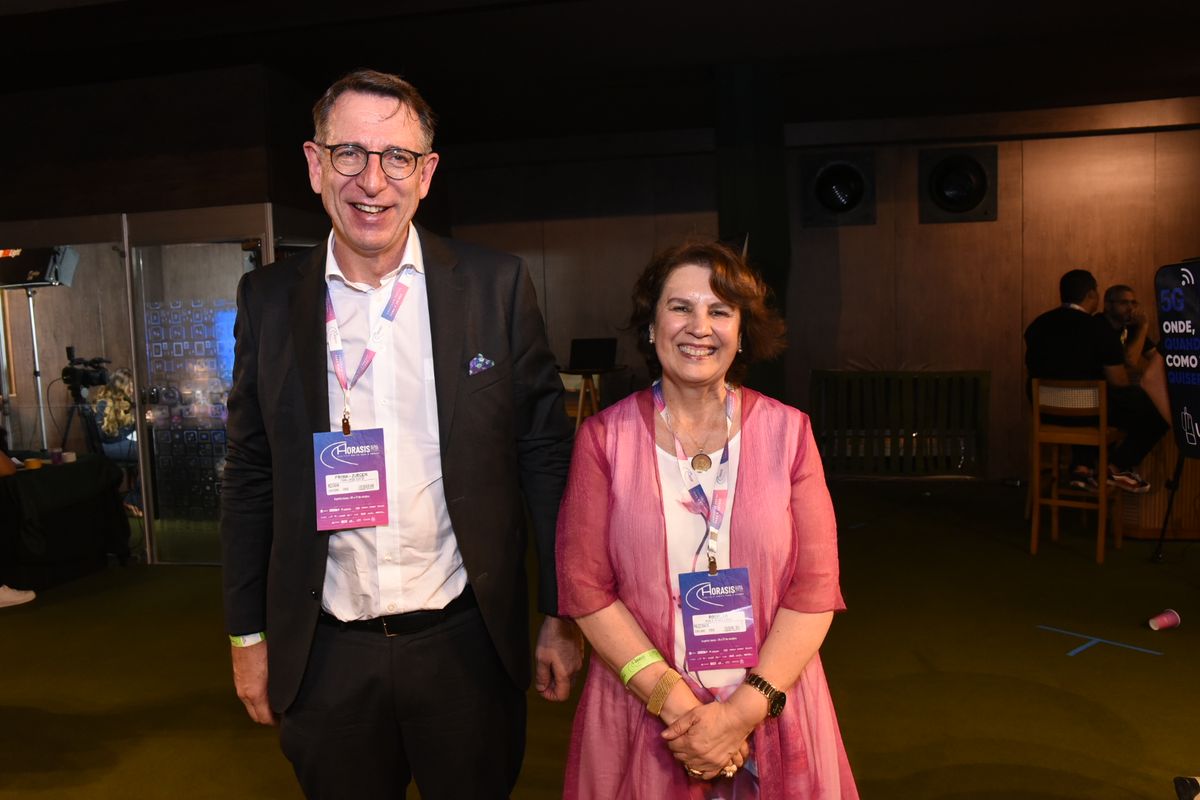 Frank-Jünger Richter e Rosalia Arteaga, ex-presidente do Equador