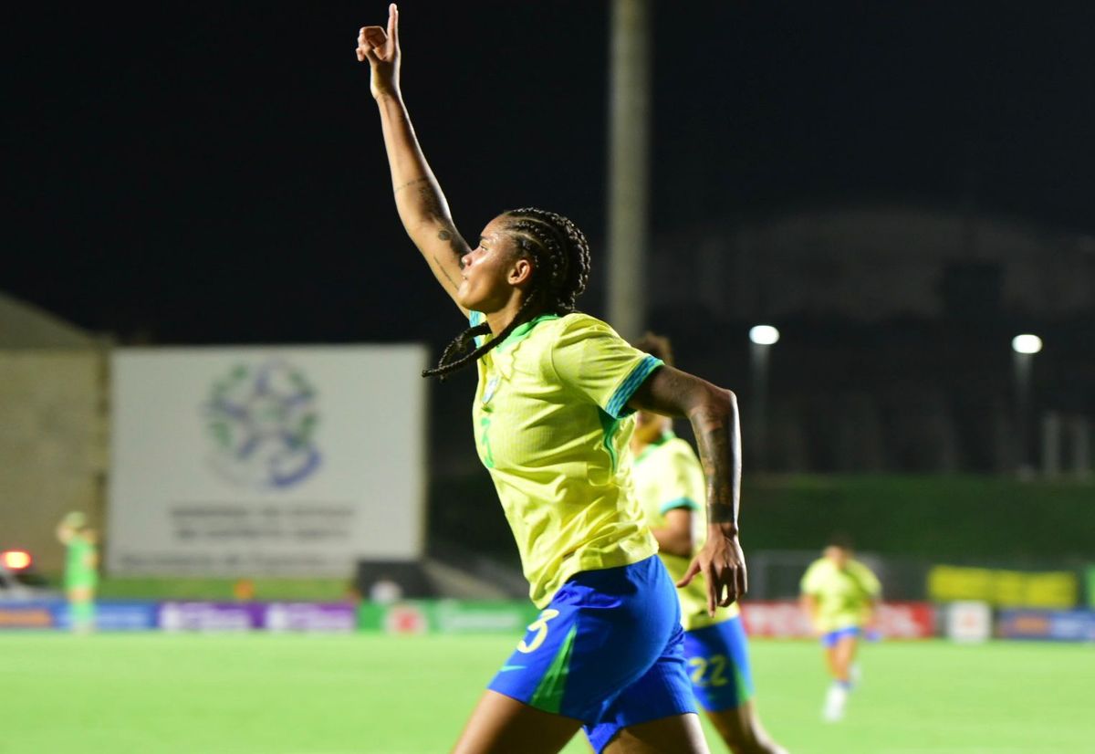 A imagens de Brasil e Colômbia no empate no Kleber Andrade por Carlos Alberto Silva