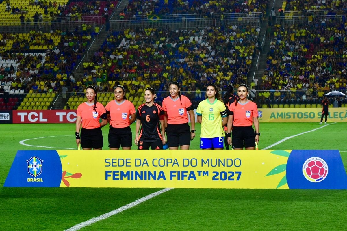 A imagens de Brasil e Colômbia no empate no Kleber Andrade por Carlos Alberto Silva