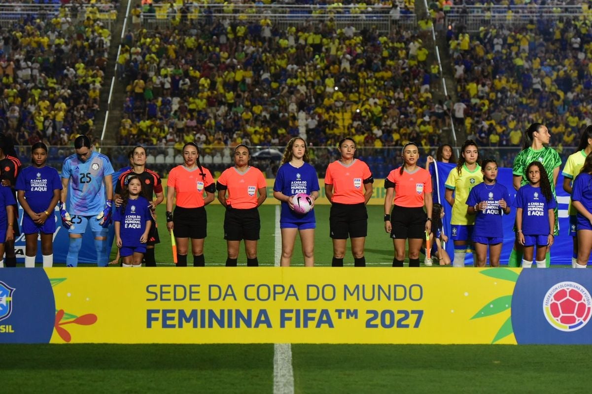 A imagens de Brasil e Colômbia no empate no Kleber Andrade por Carlos Alberto Silva