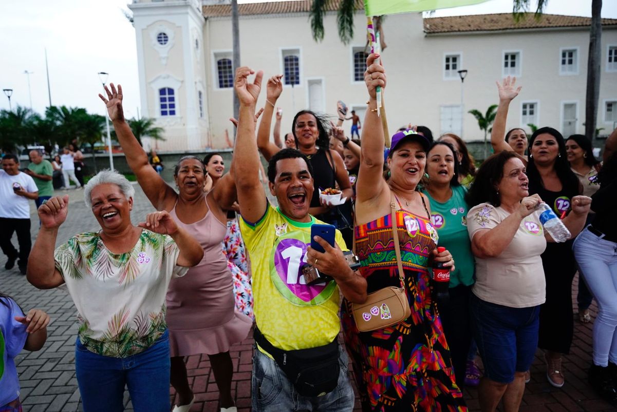 Apoiadores do Weverson comemoram por Vitor Jubini