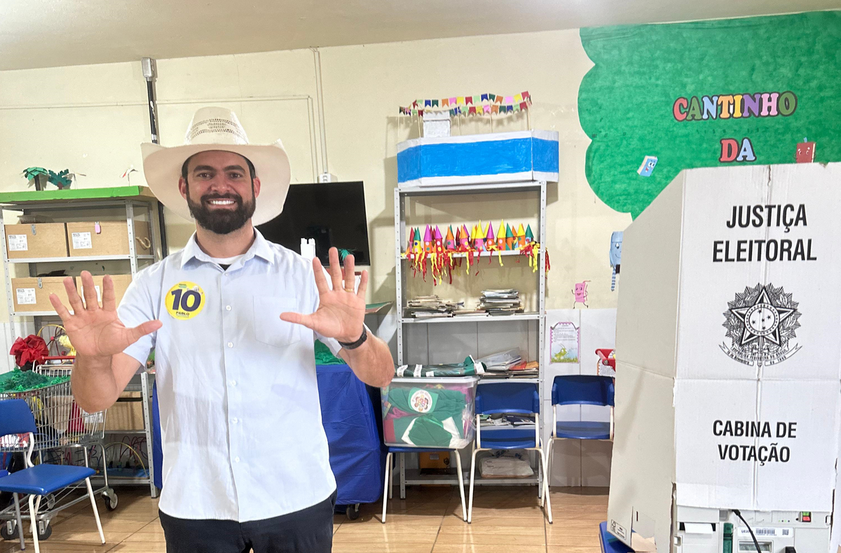 Candidato a prefeito, Pablo Muribeca vota na Serra