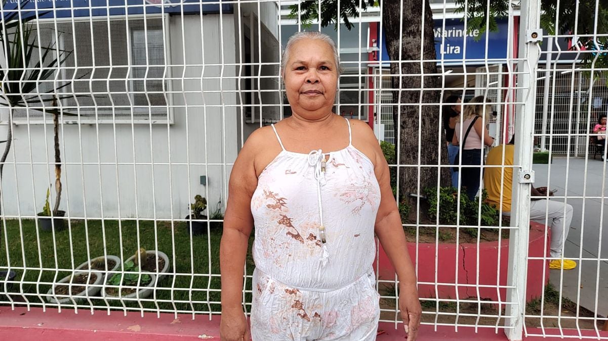 Moradora de Feu Rosa, na Serra, Rosane Rodrigues, 61 anos, votou na EEEFM Marinete de Souza Lira, neste domingo (27)