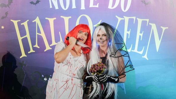A noite contou com concurso de fantasias e show de Marcelo Ribeiro e Saulo Simonassi na sexta-feira (25)