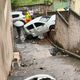 Imagem - Carro de aplicativo despenca de escadaria e atinge casa em Vitória; vídeo