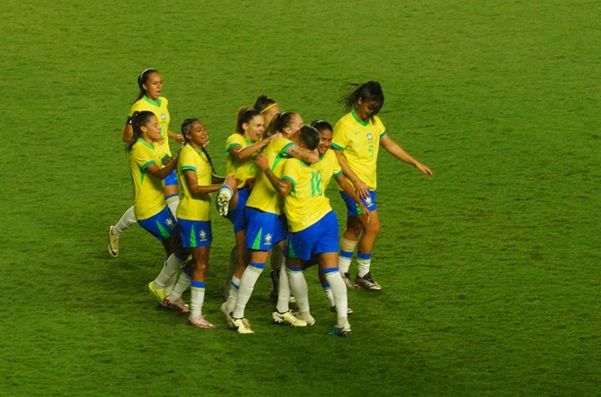 Brasil vence a Colômbia no segundo amistoso no Kleber Andrade por Vitor Jubini