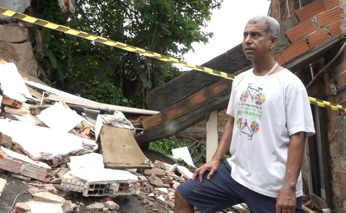  A casa pertence a Luciano Pereira de Melo, de 50 anos, que mora no local há mais de 30 anos