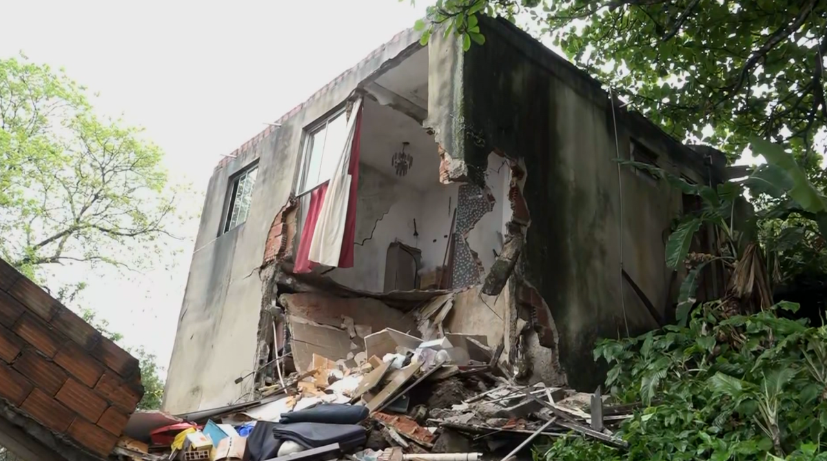 Parte de casa desabou em Santa Clara, próximo ao Centro de Vitória