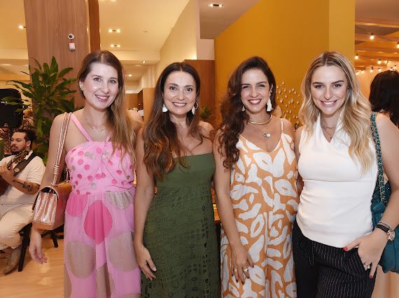  Isabella Redighieri, Andréia Biccas, Geórgia Mendonça e Luciana Morales