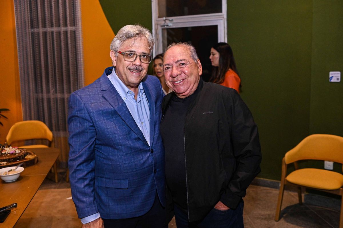 Ariosto Santos e Maely Coelho