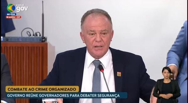 Governador Renato Casagrande participa de reunião com o presidente Luiz Inácio Lula da Silva, em Brasília, sobre PEC da Segurança Pública