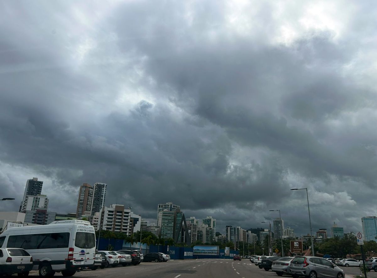 Tempo fechado em Vitória neste 31 de outubro de 2024