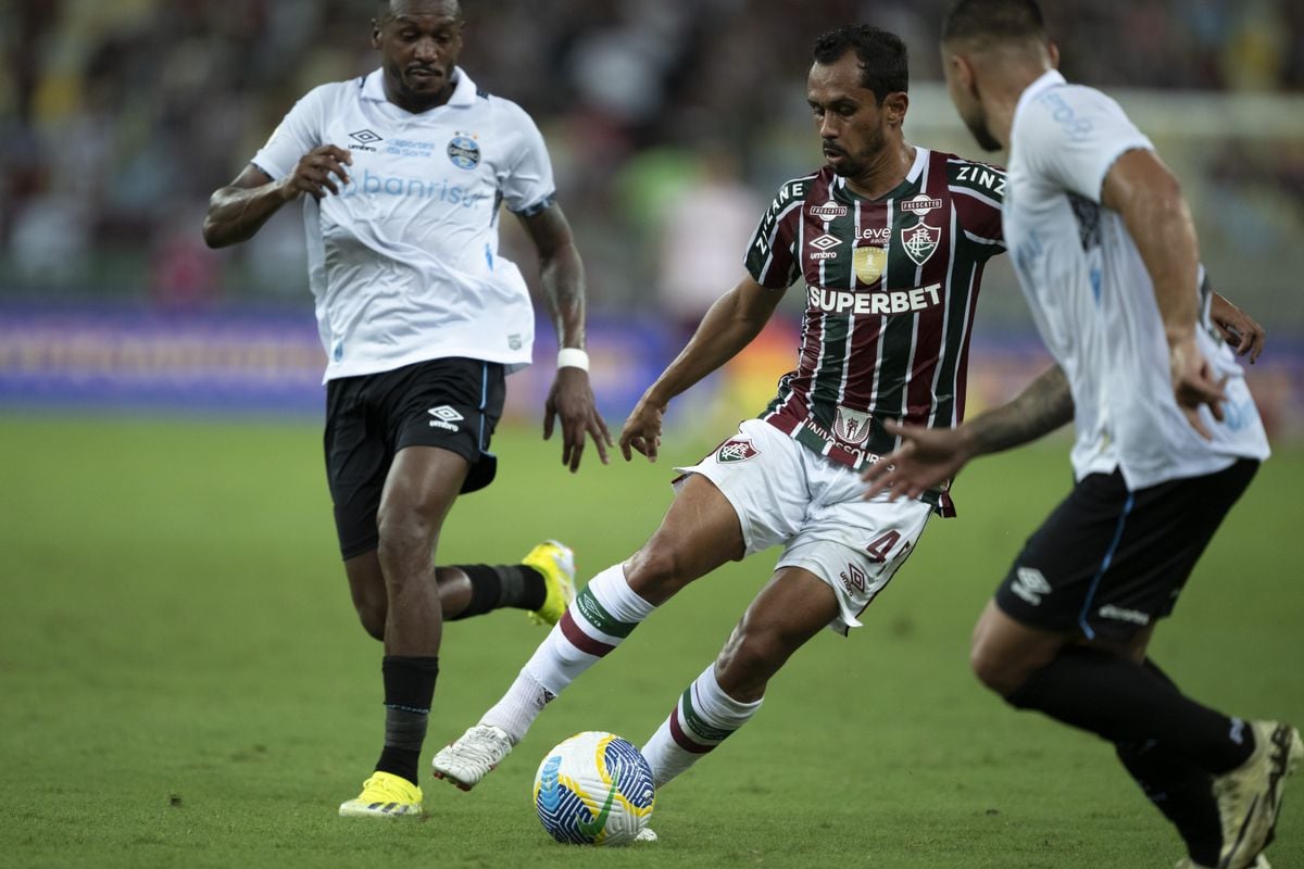 Fluminense e Grêmio empataram em 2 a 2 na partida de abertura da 32ª rodada do Brasileirão