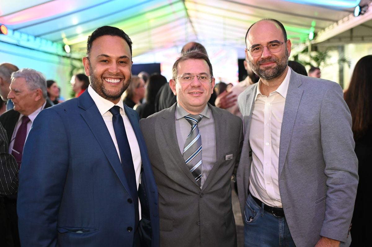 Dr. Walter Fagundes, Dr. Fabrício Gaburro e Dr. Victor Piana