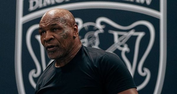 Mike Tyson se prepara para lutar contra Jake Paul.