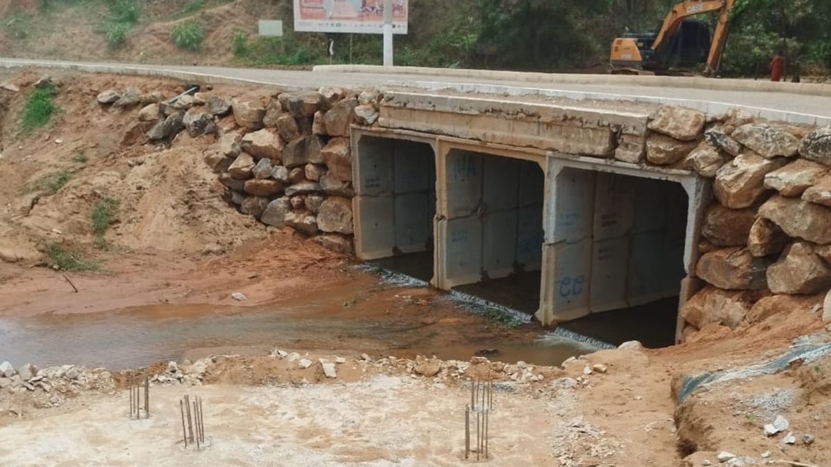 Local tem nova ponte, feita pela Prefeitura, e fundação para ponte do DNIT