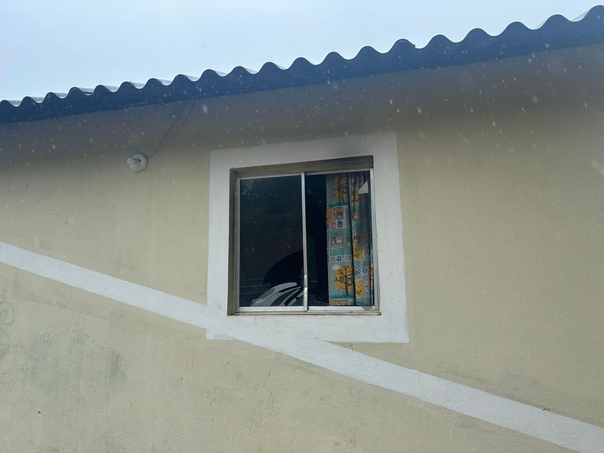 Pai e filho foram queimados enquanto dormiam  por Isabelle Oliveira 