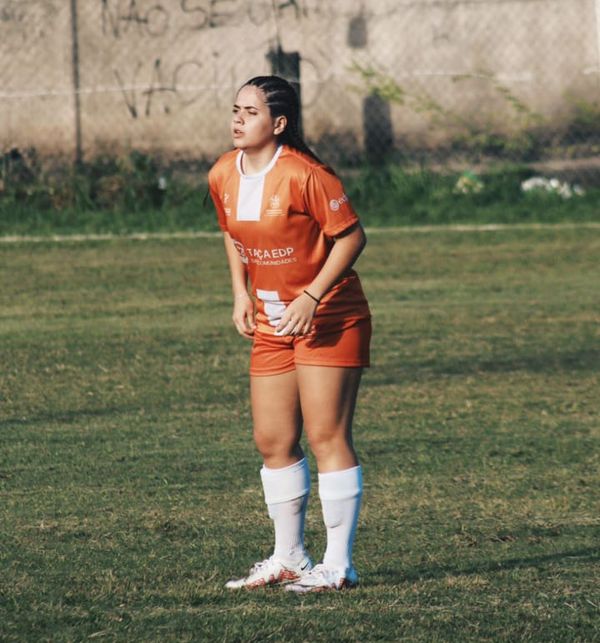 Lavínia é atleta da equipe de Muquiçaba, de Guarapari