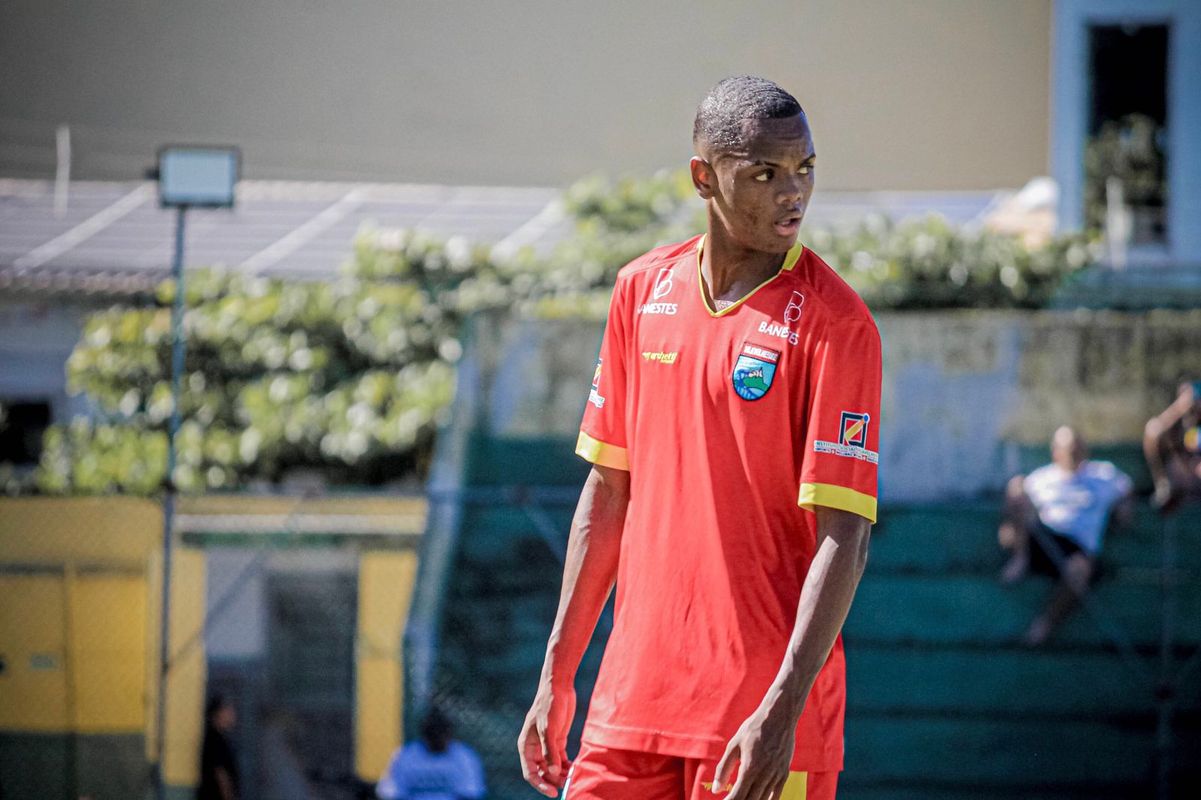 Maurício Santos acumula passagens por equipes capixabas e até equipe da Suíça