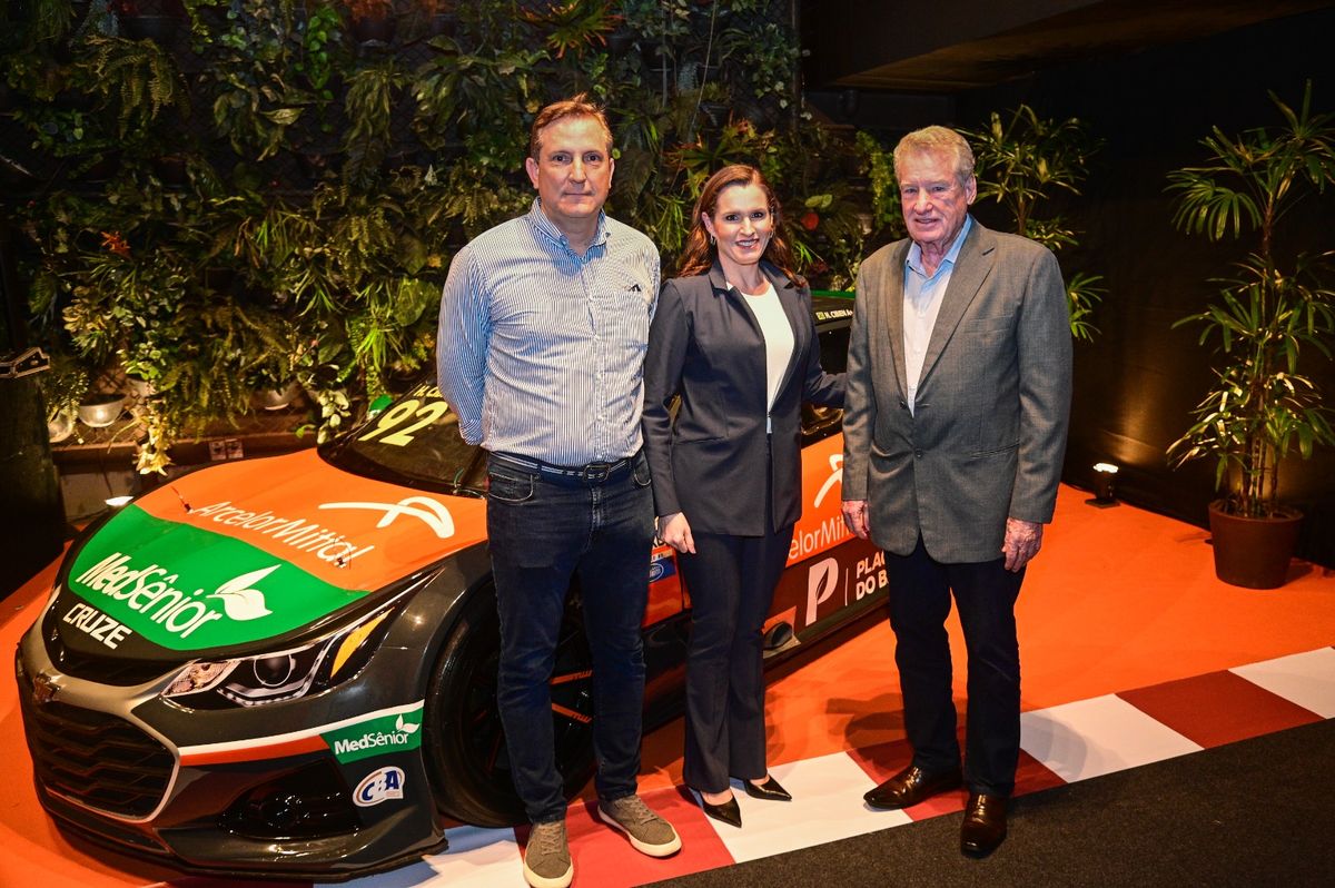 Reginaldo Leme lança 'Muito Além do Grid' em Vitória