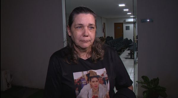 Lenilda Santana Wetter, mãe de Karine, uma das integrantes do grupo de dança, que na época tinha 16 anos