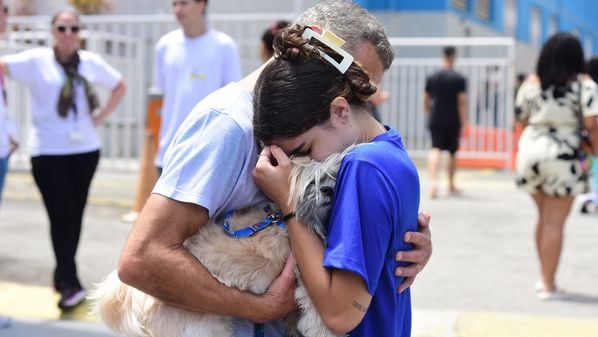 Parentes e animais de estimação acompanharam os inscritos no exame até os locais de prova na Capital do Estado