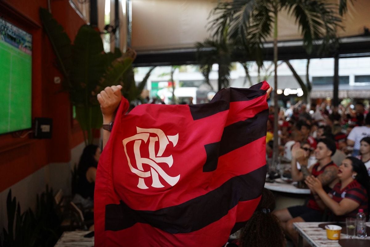 A comemoração da nação na conquista da Copa do Brasil pelo Flamengo por Vitor jubini