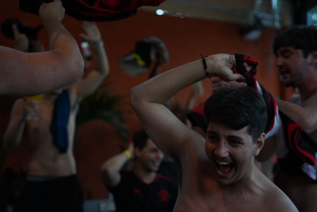 A comemoração da nação na conquista da Copa do Brasil pelo Flamengo por Vitor jubini
