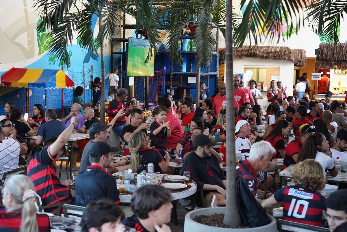 A comemoração da nação na conquista da Copa do Brasil pelo Flamengo por Vitor jubini