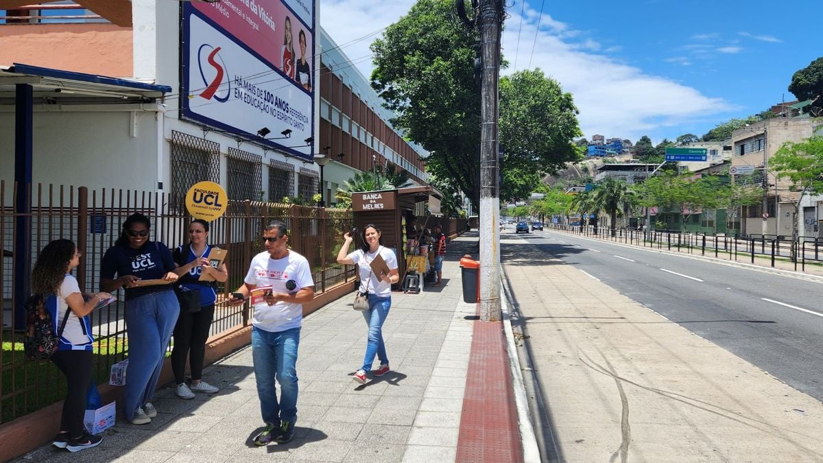 Movimentação no Colégio Salesiano Nossa Senhora da Vitória, no bairro Forte São João