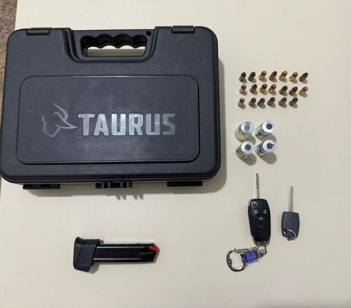 Foto da operação por Polícia Civil