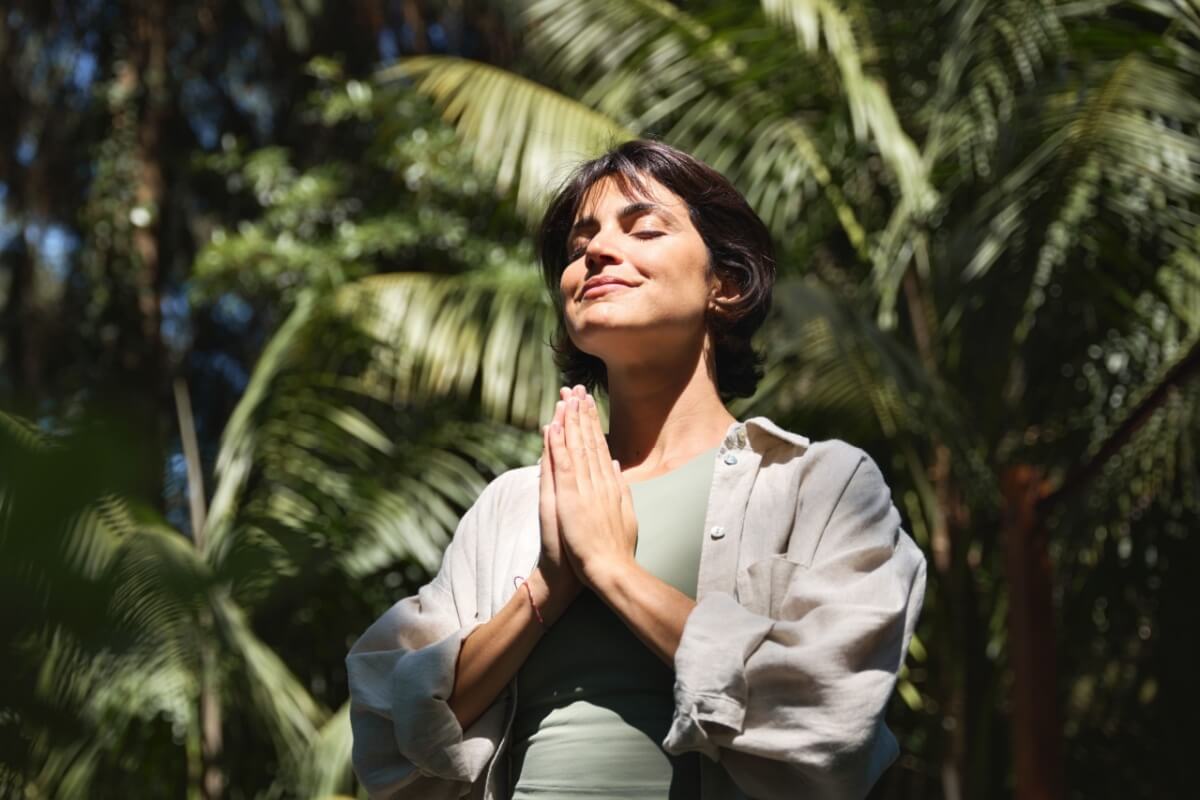 O mindfulness favorece a saúde mental e as relações (Imagem: insta_photos | Shutterstock) 