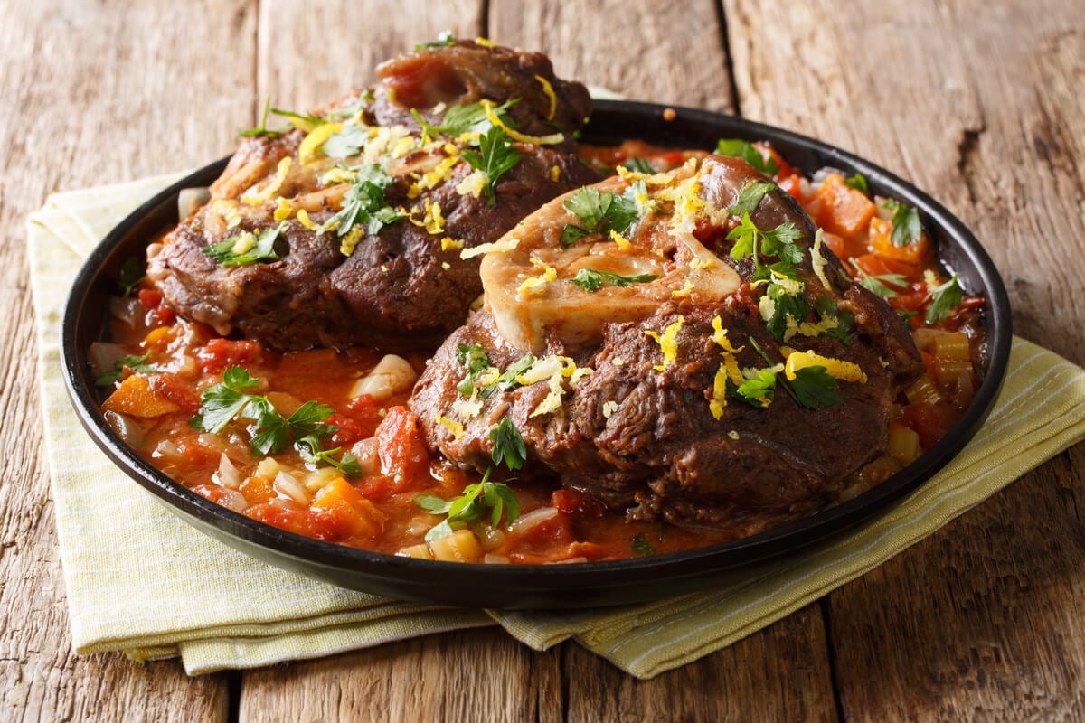 Ossobuco ao molho de tomate (Imagem: AS Foodstudio | Shutterstock)