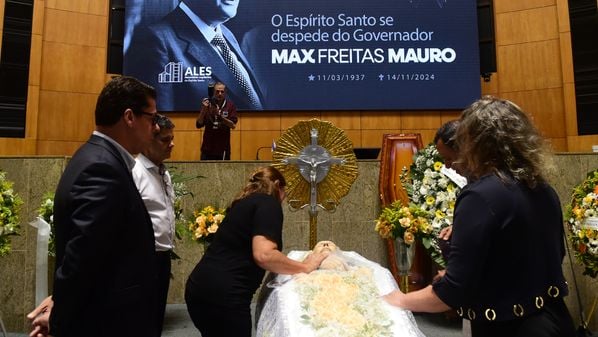 Nesta coluna, a organização da cerimônia na Assembleia, o contato logo cedo com a família, o cerimonial e até uma foto histórica do governador quando era criança