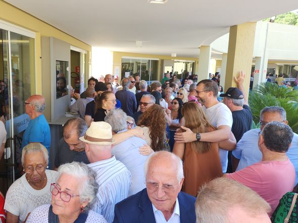 Familiares a amigos foram prestar última homenagem ao ex-chefe do Executivo estadual capixaba por Ricardo Madeiros