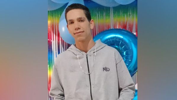 Morte de Gustavo Barbosa Batista, de 22 anos, foi registrada, a princípio, como queda de motocicleta, mas declaração de óbito feita por médico legista cita perfuração por arma de fogo