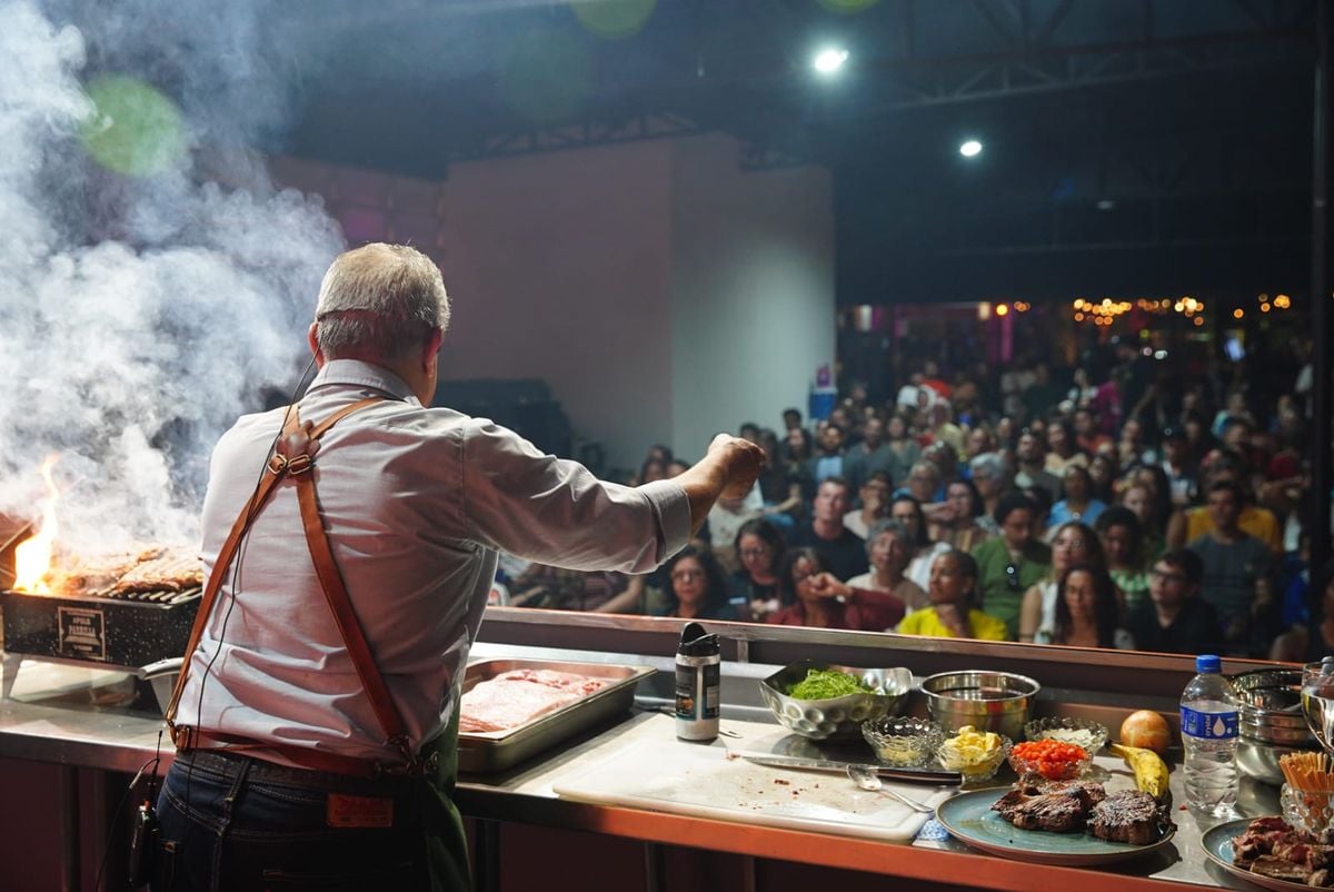 José Almiro de Morais (Churrasqueadas), em aula-show no Fest Gastronomia 2024 por Fernando Madeira