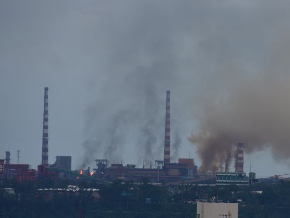 Fumaça na ArcelorMittal por Ricardo Medeiros