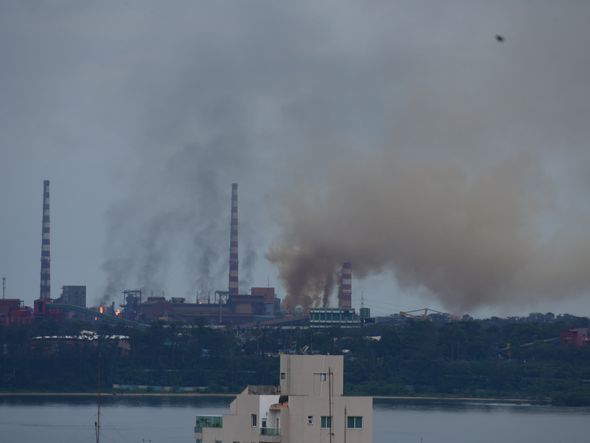 Fumaça na ArcelorMittal por Ricardo Medeiros