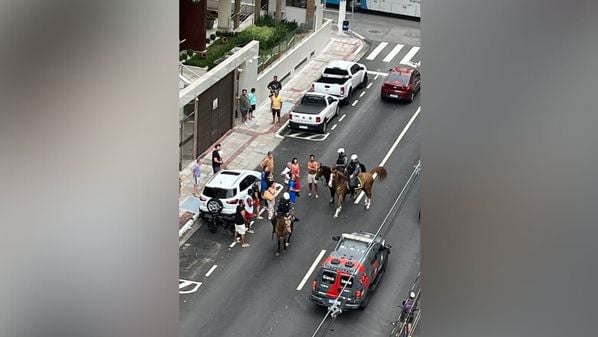 Segundo a Polícia Militar, suspeito realizou o roubo na Praia da Costa, fugiu de bicicleta e, após receber voz de prisão, atirou contra militar de folga, que revidou