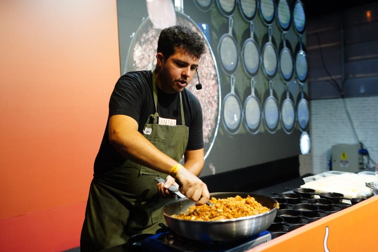 Aula-show do chef Caio Maia sobre comida asiática no Fest Gastronomia 2024 por Fernando Madeira