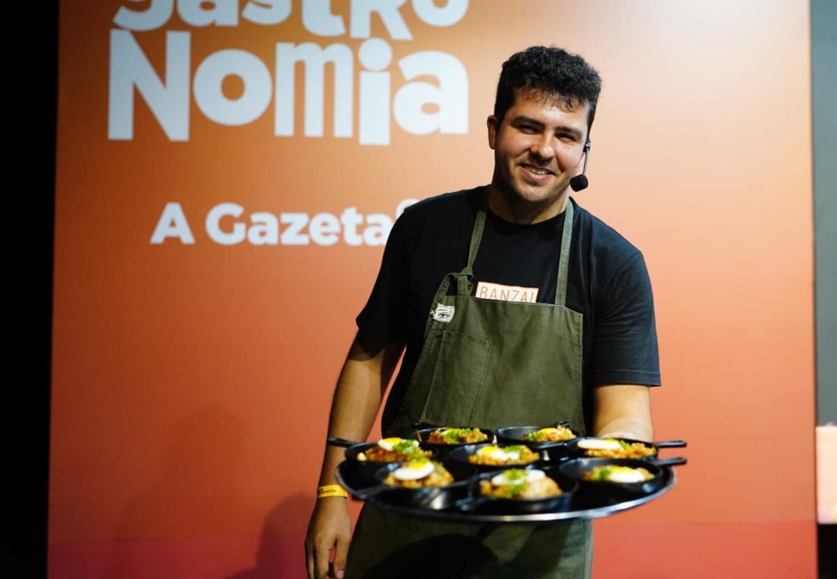 Aula-show do chef Caio Maia sobre comida asiática no Fest Gastronomia 2024