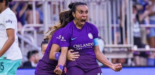 Marta comemora seu gol pelo Orlando Pride.