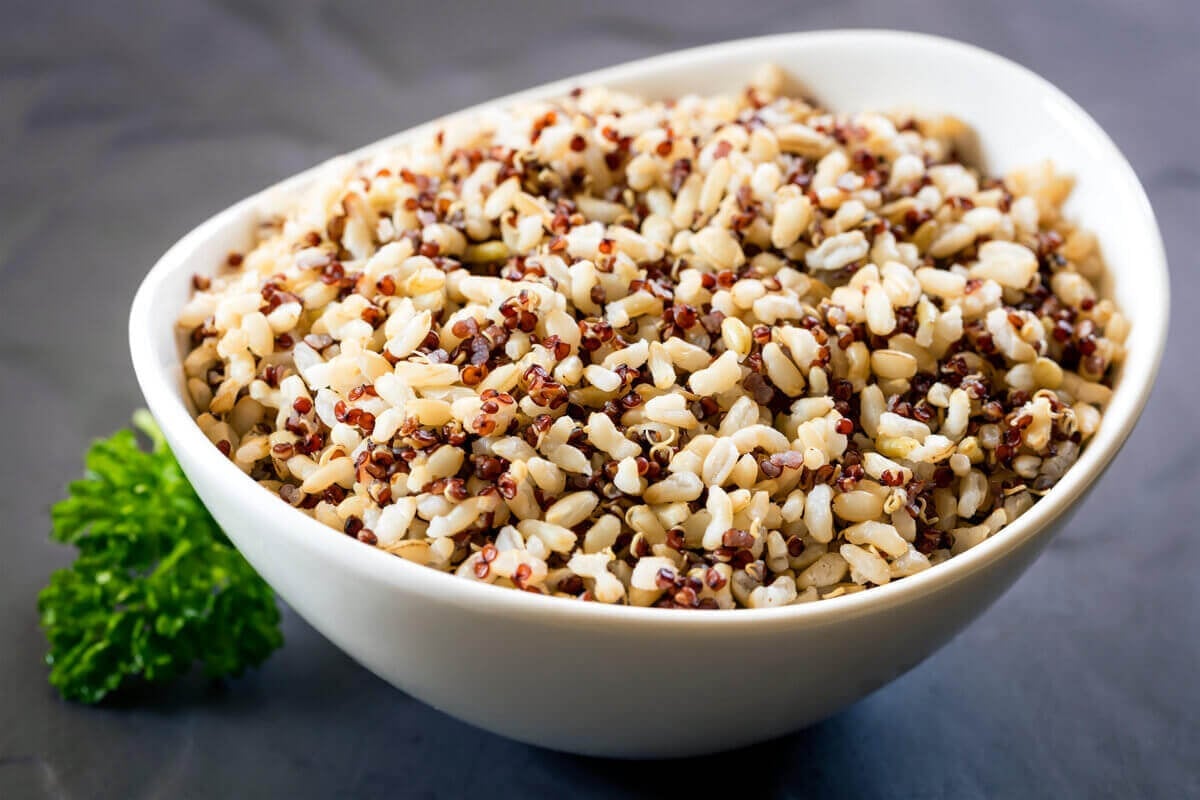 Arroz e quinoa não possuem glúten (Imagem: robynmac | Shutterstock)