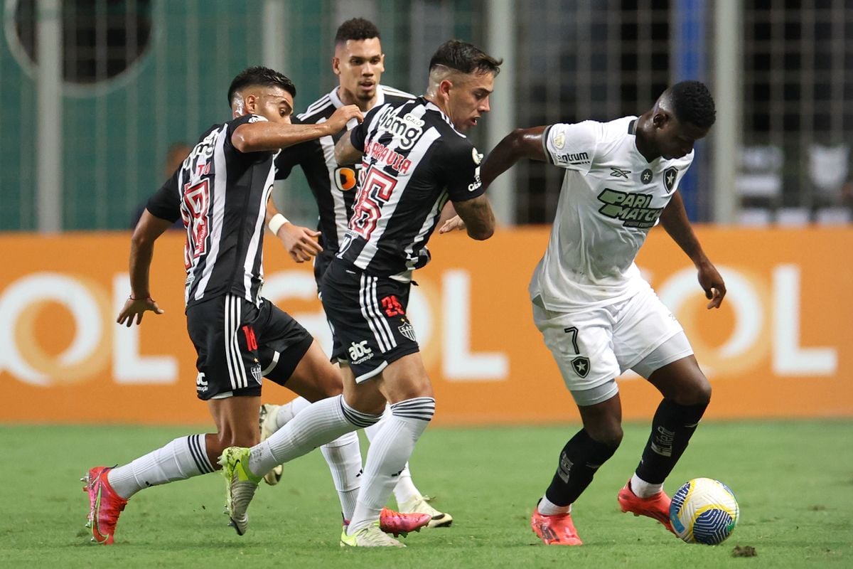 Mesmo com um a mais desde os 40 minutos do primeiro tempo, o Botafogo não conseguiu superar o Atlético-MG