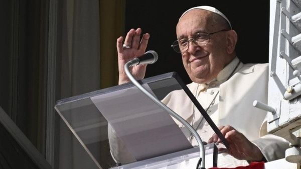 Papa Franciso em discurso a fiéis reunidos na Praça São Pedro, no Vaticano